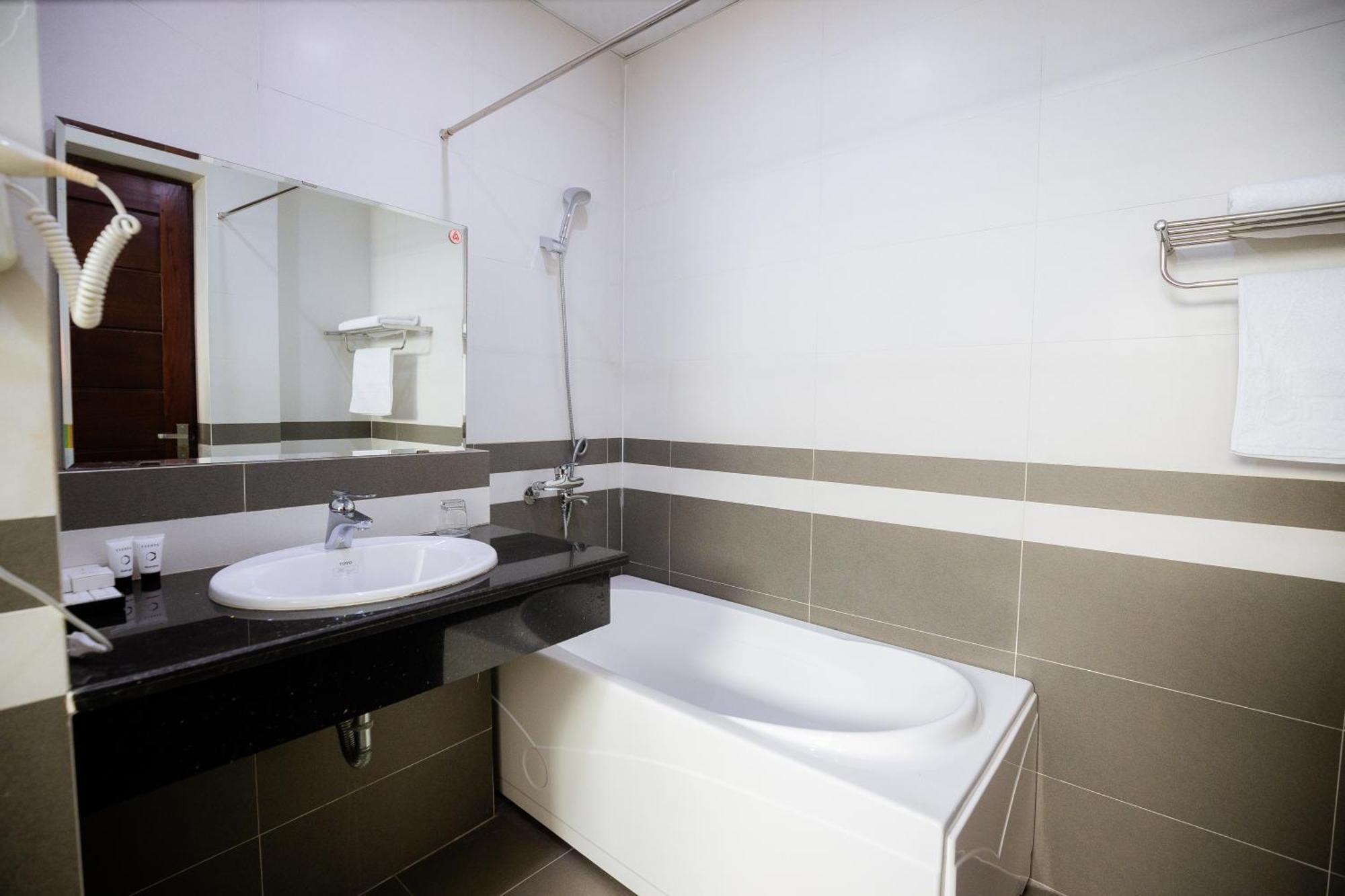 Flesta Lach Tray Serviced Apartment & Hotel Хайфон Экстерьер фото